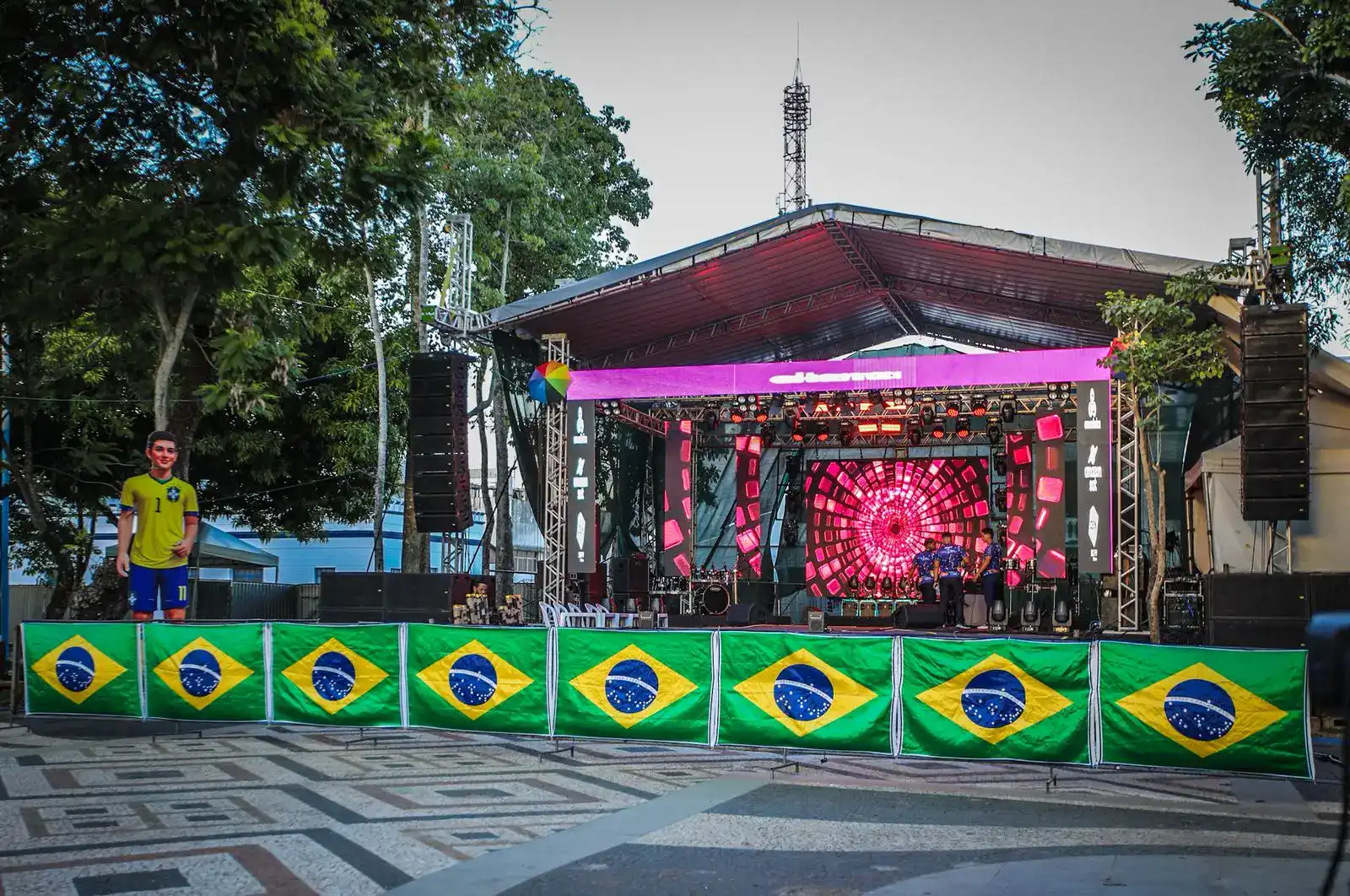 Praça da Revolução vira ponto oficial de transmissão da Copa