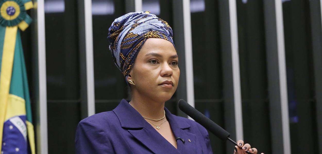 Deputada aciona TCE sobre privatização da Copasa