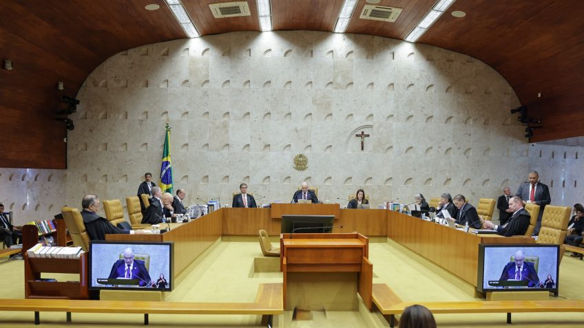 STF retoma julgamento sobre improbidade administrativa