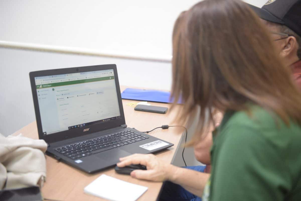 Prêmio Professor Alfabetizador Rodrigues Alves: notebook, tablet ou celular
